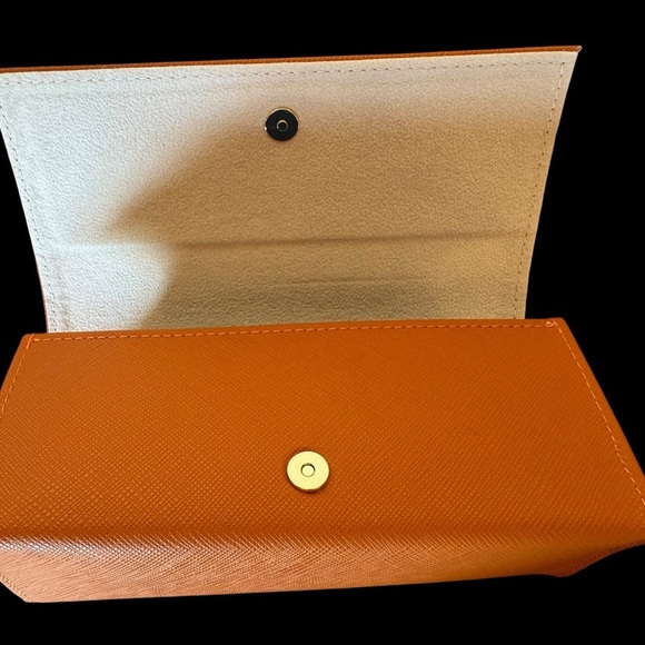 Tory Burch Vibrant Orange Sunglasses Case & Lint Free Carrying Case - Picture 5 of 9